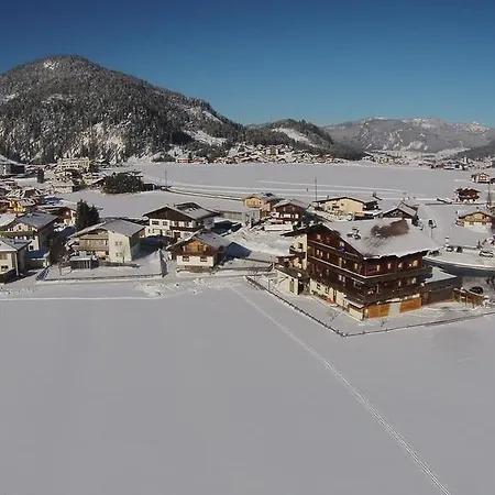 Haus Karoline Апартаменты Ахенкирьх